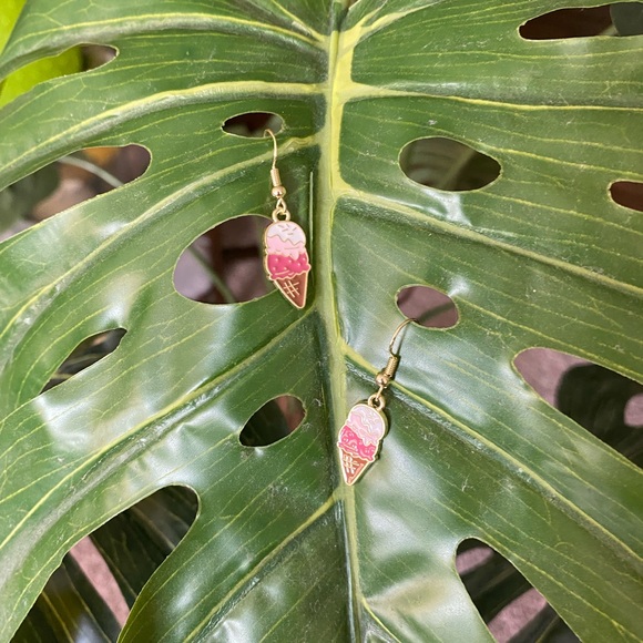 Funky and cute icecream gold earrings - Picture 6 of 6